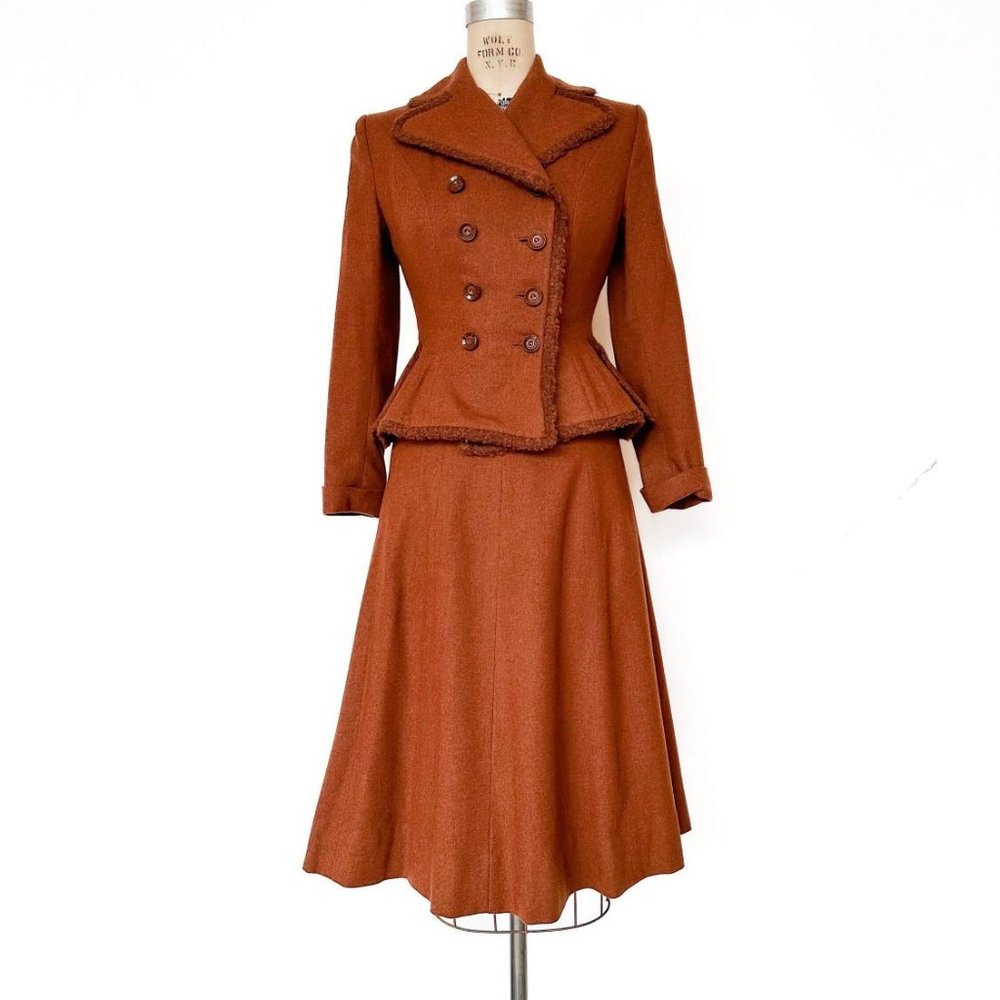 1940s Utah Woolen Mills Forstmann Wool Flannel Full Skirt Nip Waist Skirt Suit - Picture 3 of 8
